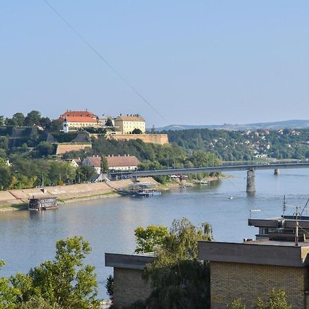 Appartement Apartman Bane 021 With A View à Novi Sad Extérieur photo