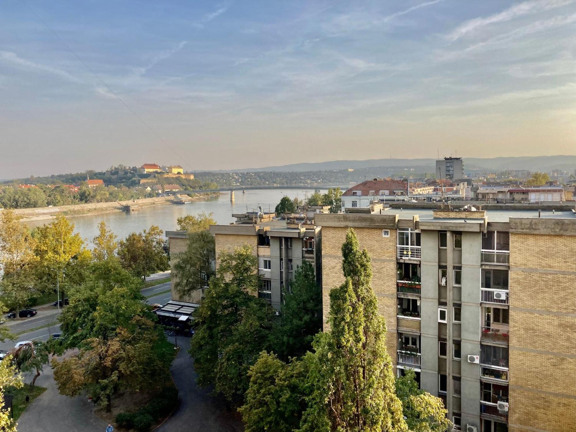 Appartement Apartman Bane 021 With A View à Novi Sad Extérieur photo