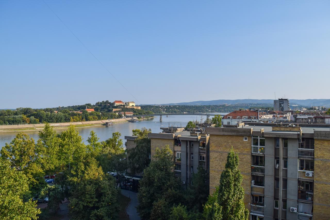 Appartement Apartman Bane 021 With A View à Novi Sad Extérieur photo