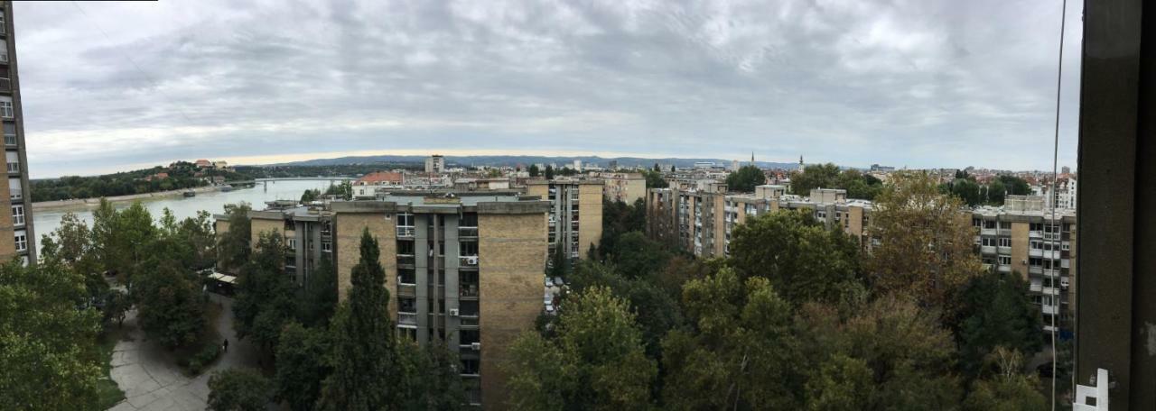 Appartement Apartman Bane 021 With A View à Novi Sad Extérieur photo